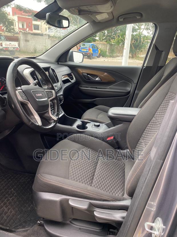 GMC Terrain 2019 Gray photo 5