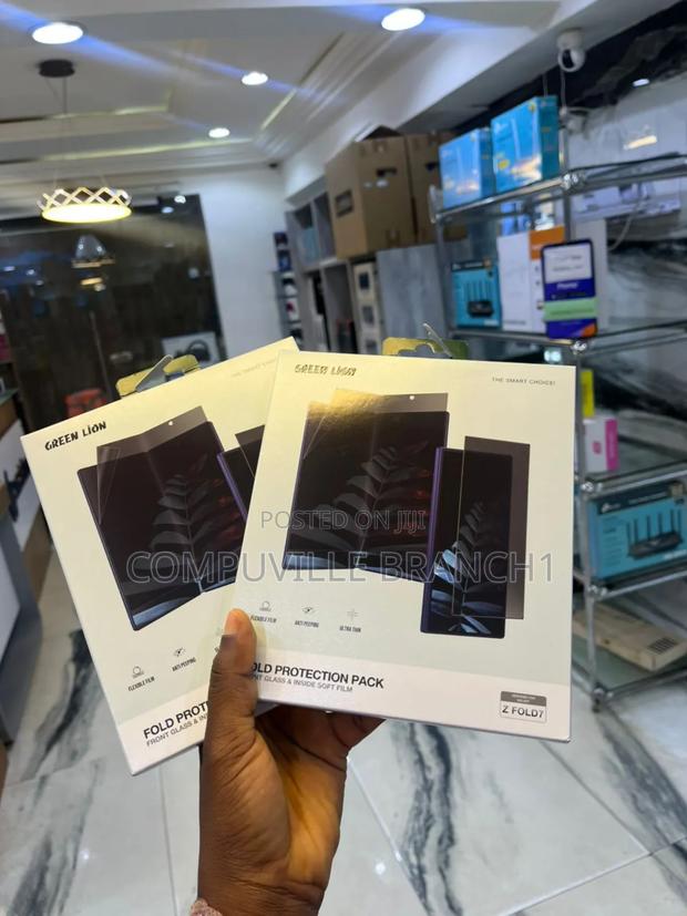 Green Lion Samsung Fold 7 Protector · Photo 3