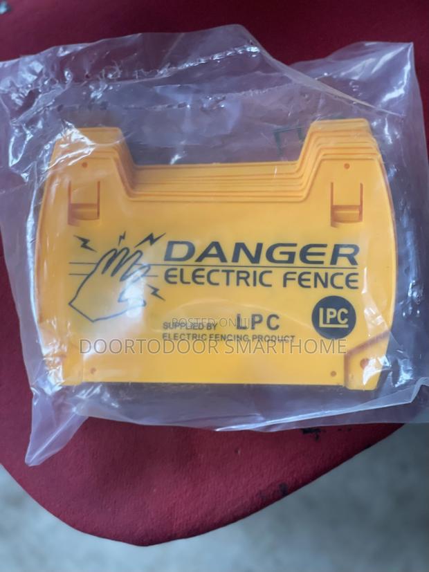Electric Fence Warning Sign · Photo 2