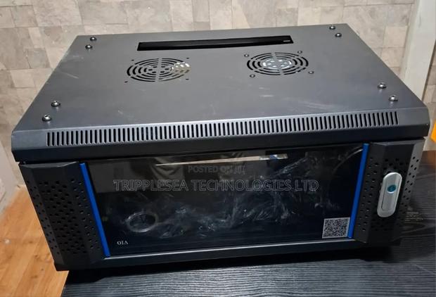 4u Cabinet Glass + Fan · Photo 3