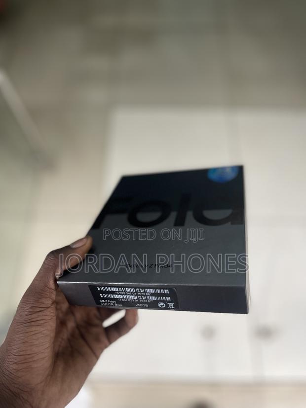 New Samsung Galaxy Z Fold4 256 GB Black · Photo 2