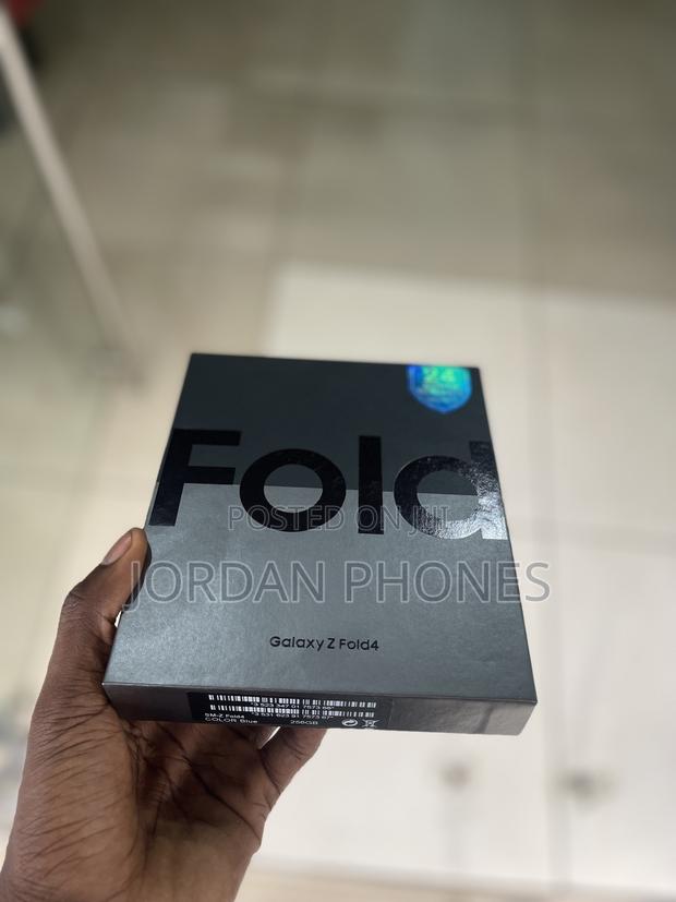 New Samsung Galaxy Z Fold4 256 GB Black · Photo 3