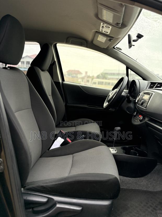 Toyota Vitz 1.0 FWD 3dr 2013 Black