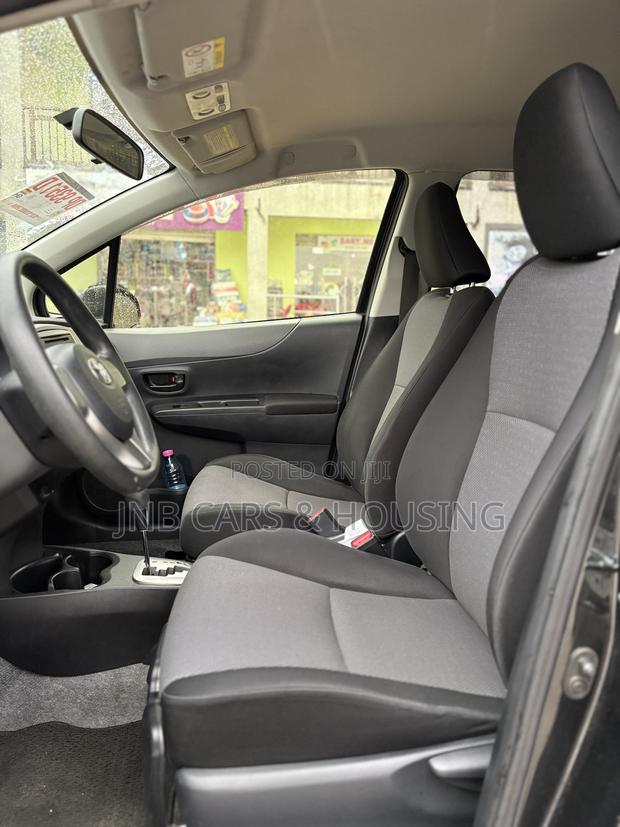 Toyota Vitz 1.0 FWD 3dr 2013 Black