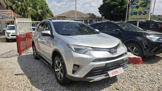 Toyota RAV4 2018 Silver