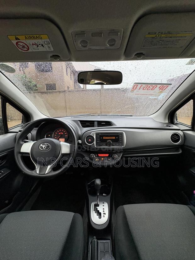 Toyota Vitz 1.0 FWD 3dr 2013 Black