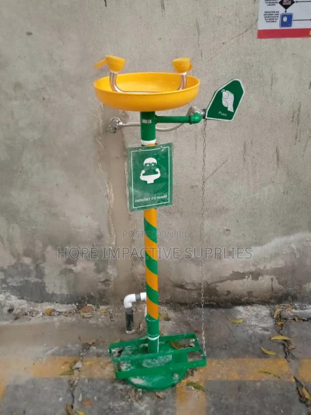 Quality Wall Mounted Eyewash Station<>Standing Type. · Photo 2
