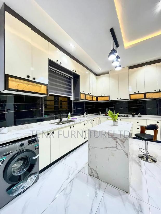 Kitchen Unit Set (With Glass Doors) · Photo 2