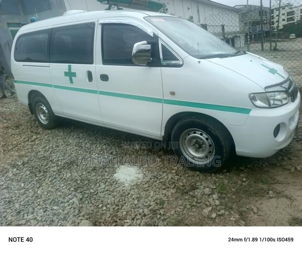 Hyundai Starex 2010 White