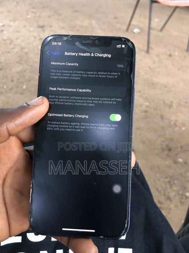 Apple iPhone 12 128 GB Black · Photo 4