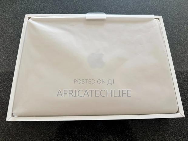 New Laptop Apple MacBook Air 16GB Apple M3 SSD 512GB · Photo 2