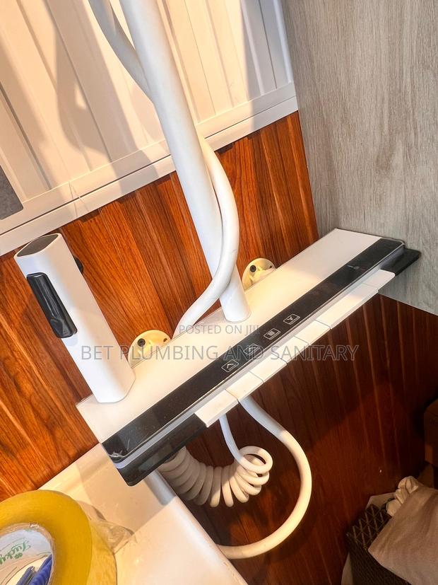 German Made_sensor_bathroom Shower_4in1 Led Bathroom Shower · Photo 3