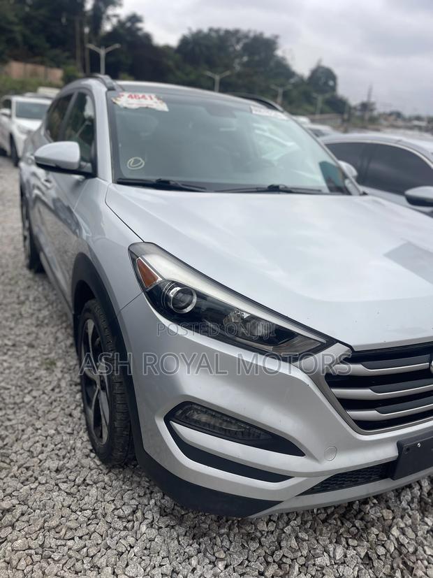 Hyundai Tucson Limited AWD 2017 Silver