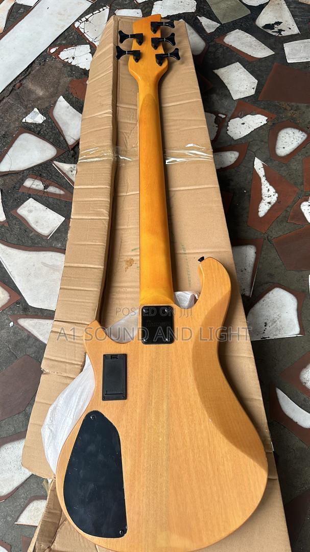 Ibanez Gio 5 Strings Active Bass Guitar [Log Grain Color ] · Photo 4