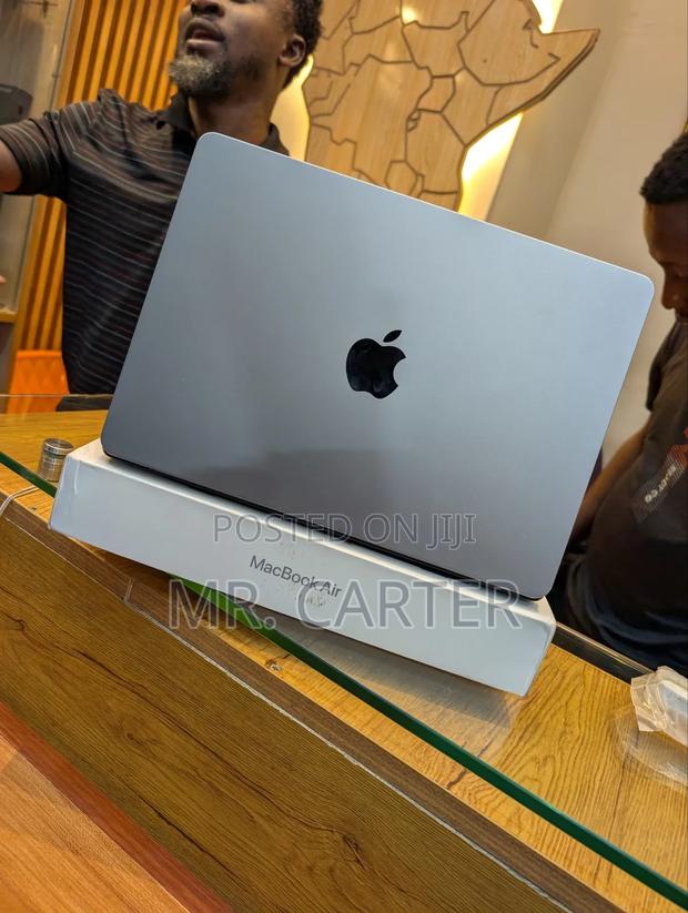 New Laptop Apple MacBook Air 2022 M2 8GB Apple M2 SSD 256GB photo 2