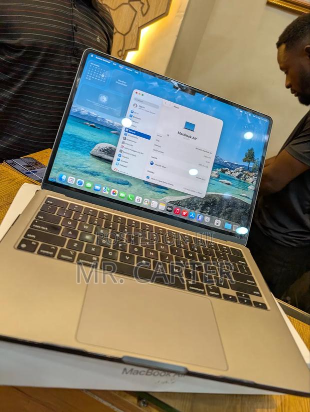New Laptop Apple MacBook Air 2022 M2 8GB Apple M2 SSD 256GB
