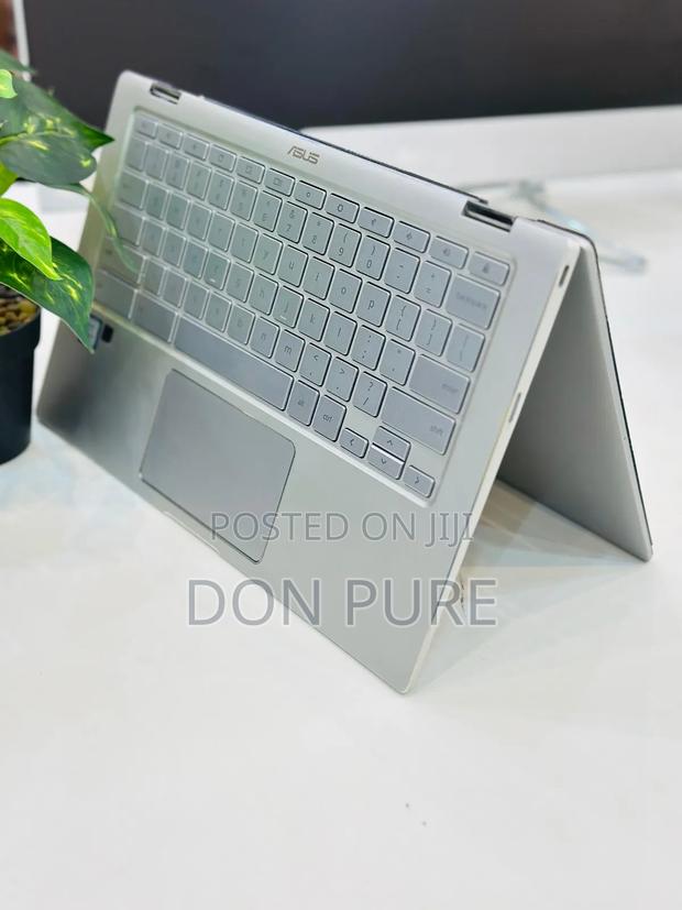 New Laptop Asus Chromebook C300 8GB Intel Core I5 SSD 256GB · Photo 2