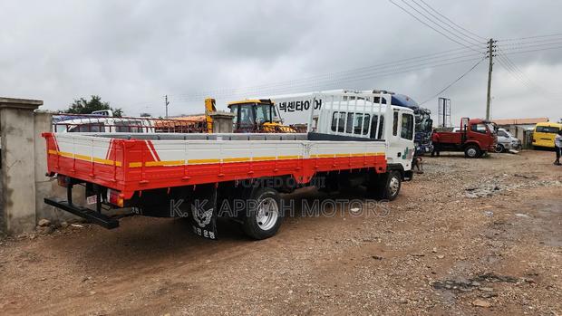Hyundia 5ton Truck photo 2