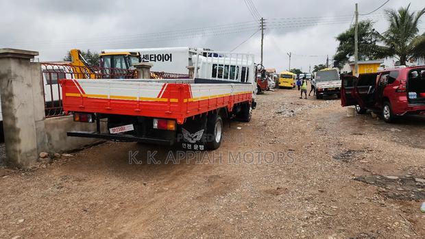 Hyundia 5ton Truck photo 4