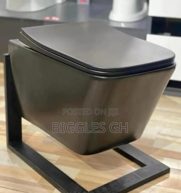 Black Concealed Wc · Photo 4
