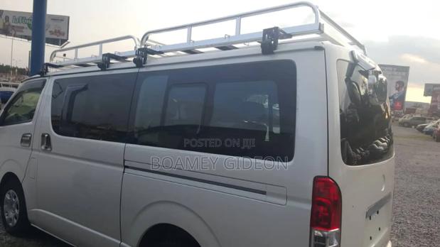 Toyota HiAce 2015 White photo 5