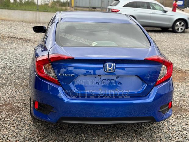 Honda Civic 2017 Blue photo 9