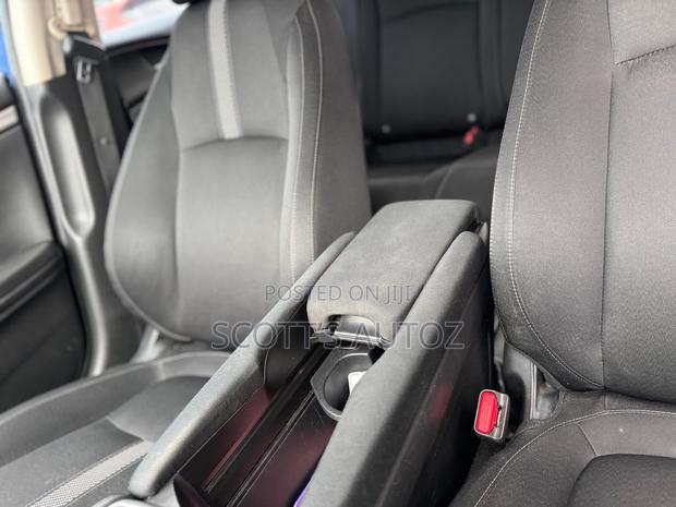 Honda Civic 2017 Blue photo 6