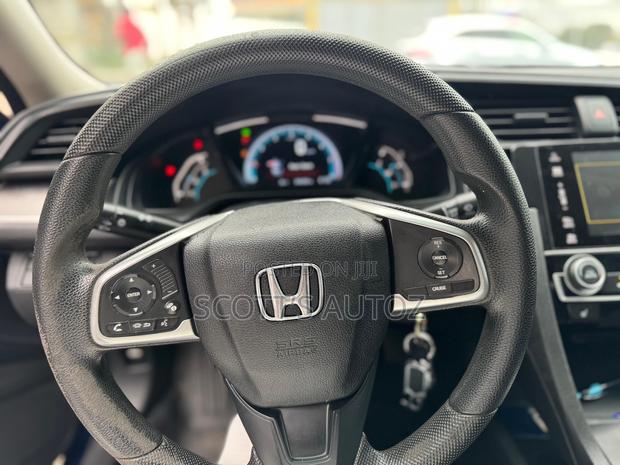 Honda Civic 2017 Blue photo 5