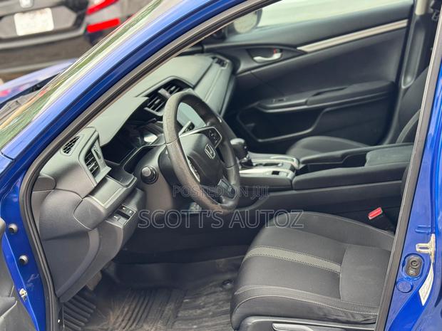Honda Civic 2017 Blue photo 11