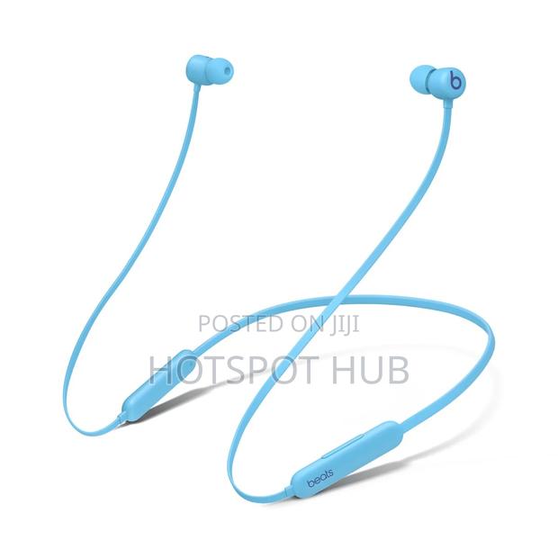 Beats Flex Wireless Earbuds · Photo 4