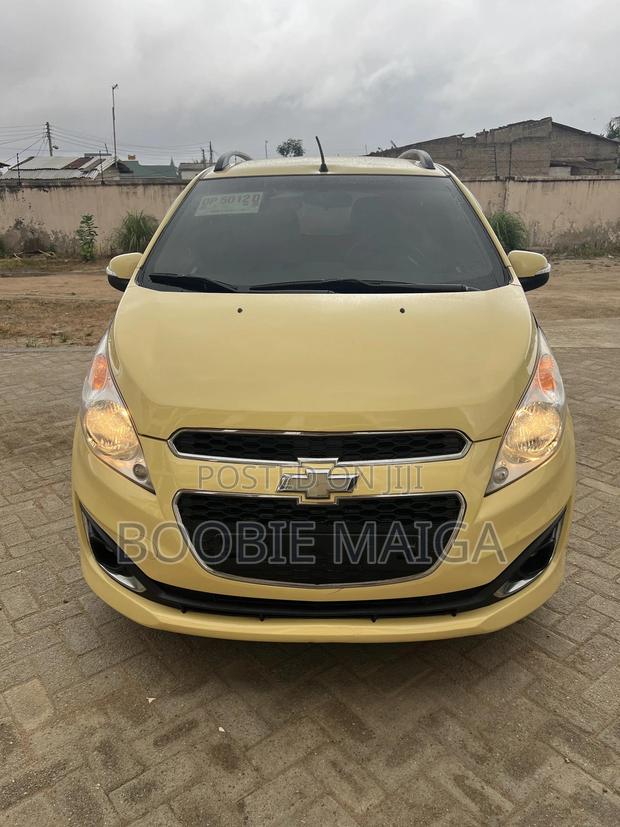 Chevrolet Spark 1LT 4dr Hatchback (1.2L 4cyl CVT) 2014 Yellow