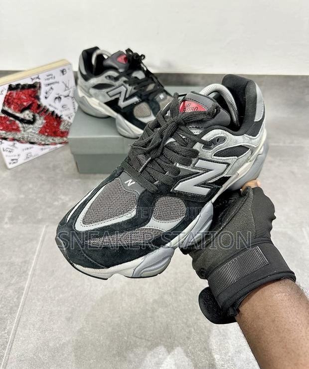 New Balance 9060 Sneaker · Photo 4