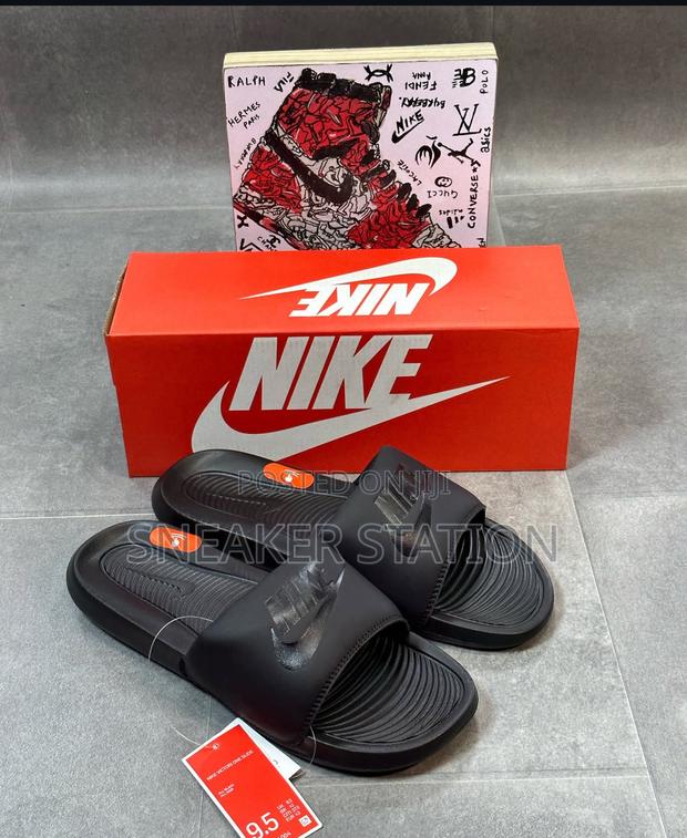 Nike Victori Unisex Slides Available · Photo 3