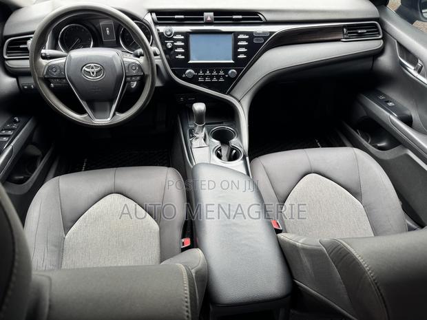 Toyota Camry LE (2.5L 4cyl 8A) 2019 Silver