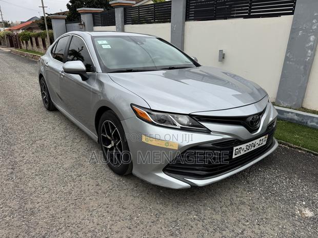 Toyota Camry LE (2.5L 4cyl 8A) 2019 Silver