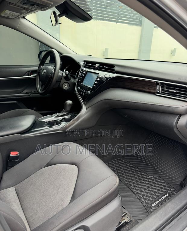 Toyota Camry LE (2.5L 4cyl 8A) 2019 Silver