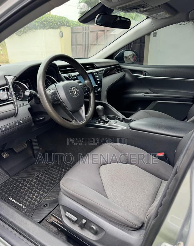 Toyota Camry LE (2.5L 4cyl 8A) 2019 Silver