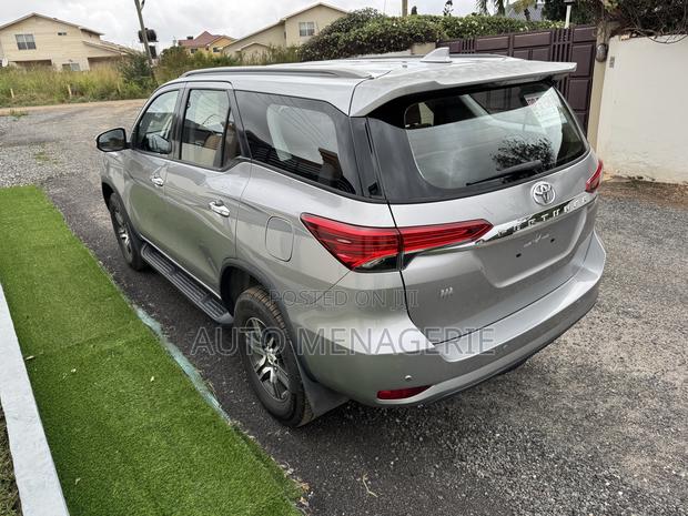 Toyota Fortuner 2.7 AWD 2017 Silver