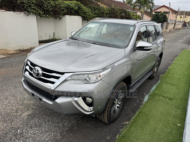 Toyota Fortuner 2.7 AWD 2017 Silver