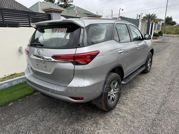 Toyota Fortuner 2.7 AWD 2017 Silver