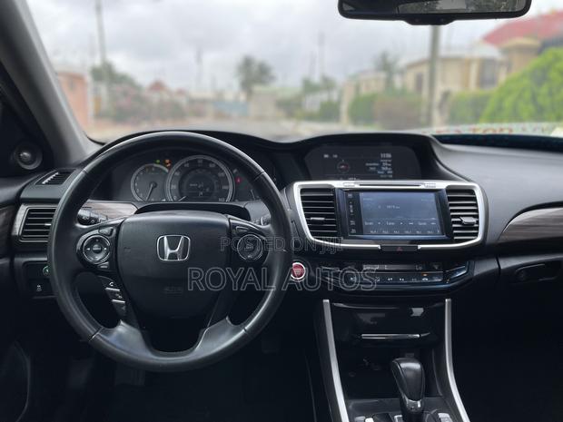 Honda Accord EX-L 4dr Sedan FWD (2.4L 4cyl 2A) 2016 Black photo 10