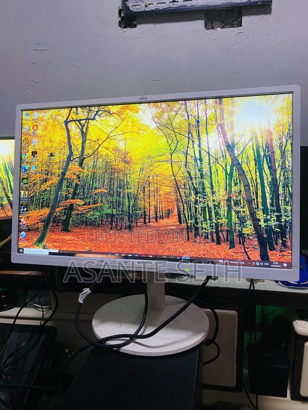 High Definition Fujitsu 24inch Wide Gaming Monitor 60hz