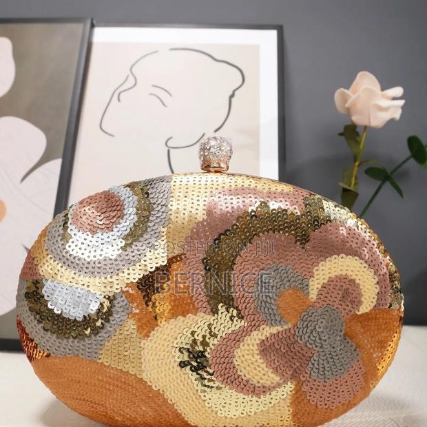 Sequined Floral Clutch photo 2