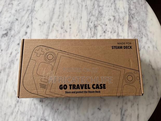 Insignia Go Travel Protective Case for Steamdeck · Photo 2