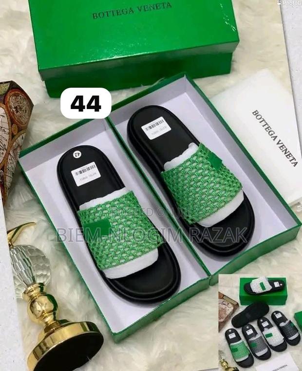 Bottega Vented, Dior N Versace Slides Available in Stock With Size · Photo 4