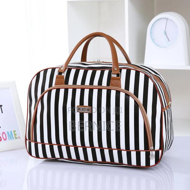 Stylish Travel Bags – Floral Plain Designs . photo 5