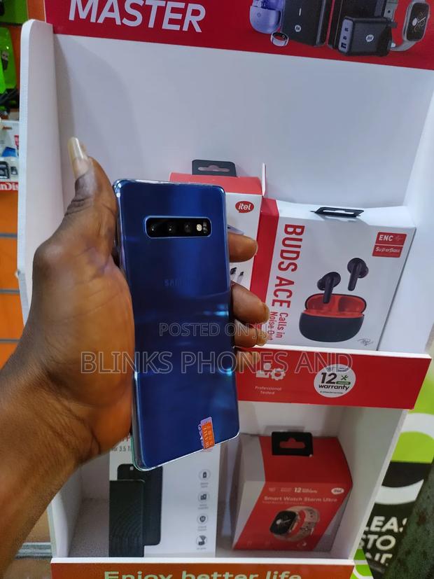 Samsung Galaxy S10 Plus 128 GB Blue · Photo 3