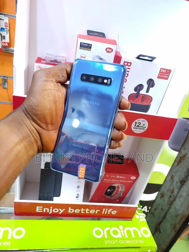 Samsung Galaxy S10 Plus 128 GB Blue · Photo 4