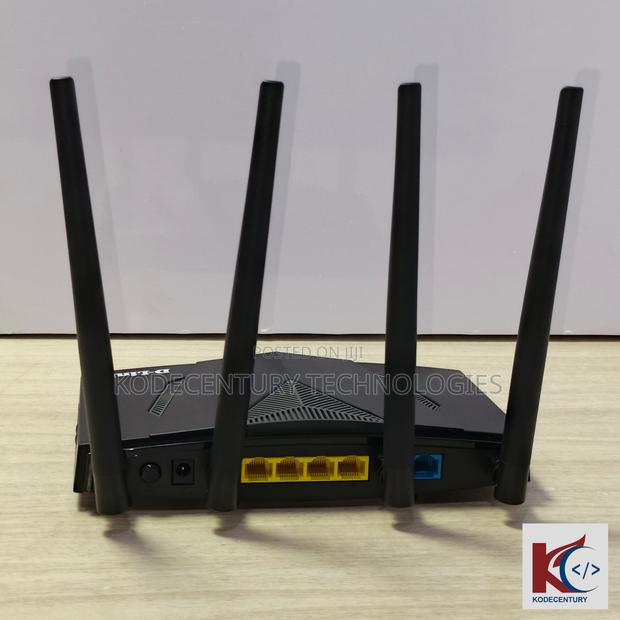 Universal Router · Photo 4