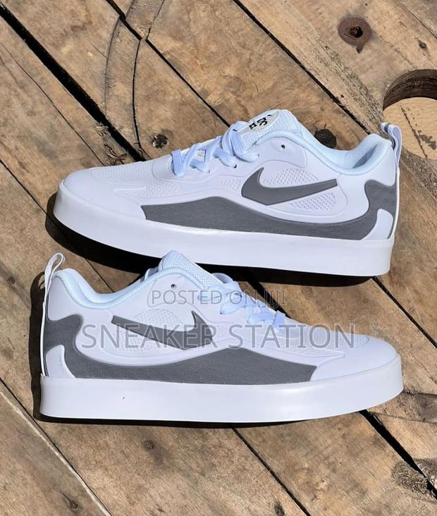 Original Nike React Sneakers White · Photo 4